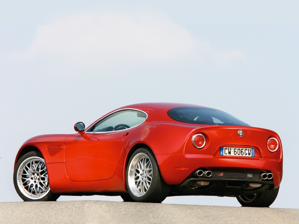 Alfa-Romeo-8C-Competizione-36-CW6FOG2DB7-1600x1200.jpg